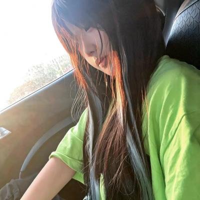 她